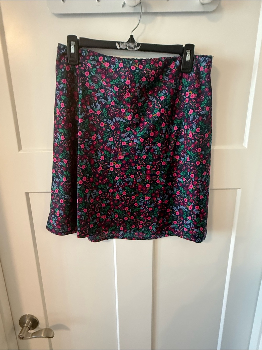 J crew Floral A-Line Women’s Skirt in Black and Pink NWT size m
